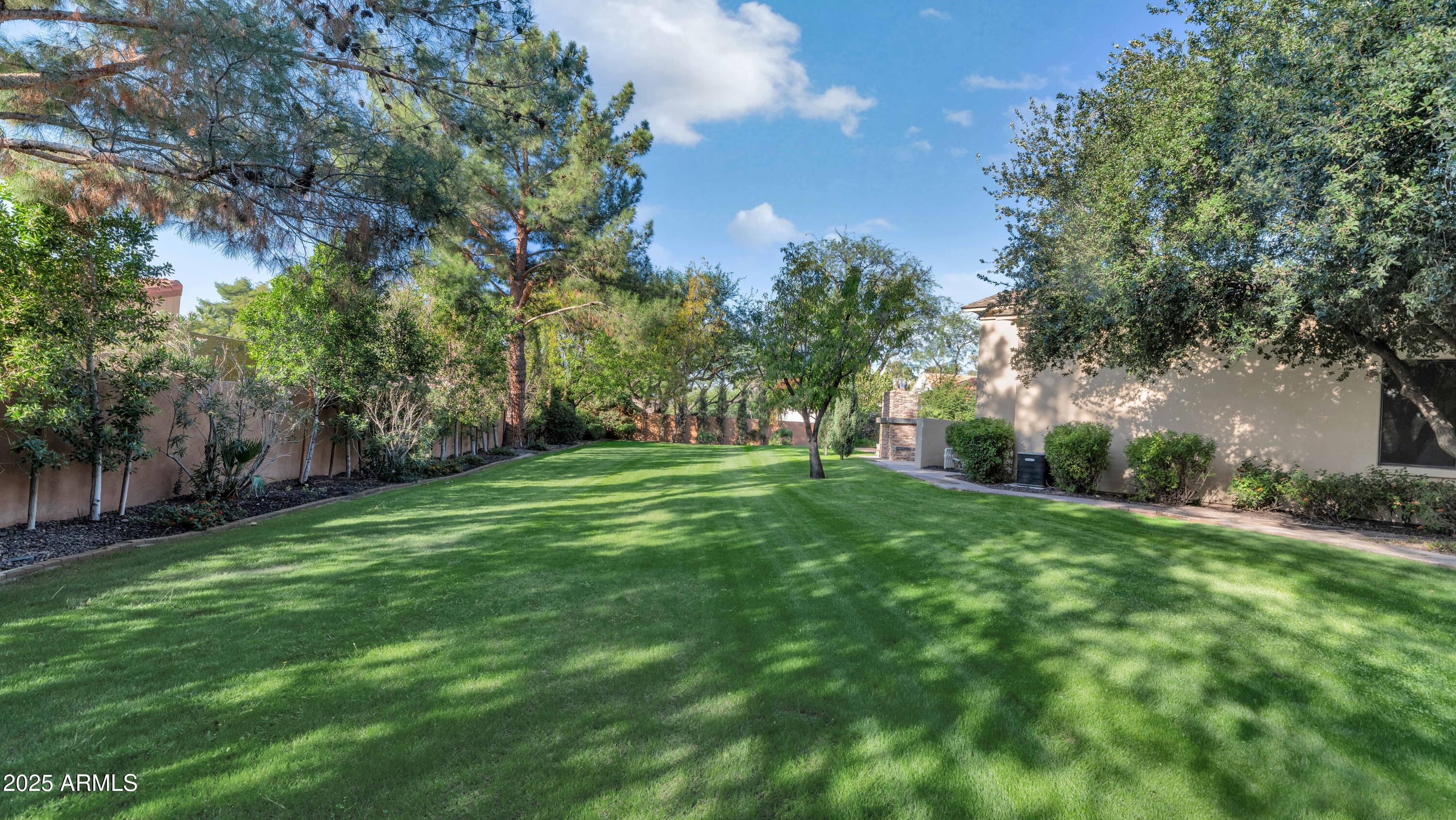 7233 East Royal Palm Road Scottsdale, AZ 85258 - Photo 44 of 54 Grass Area