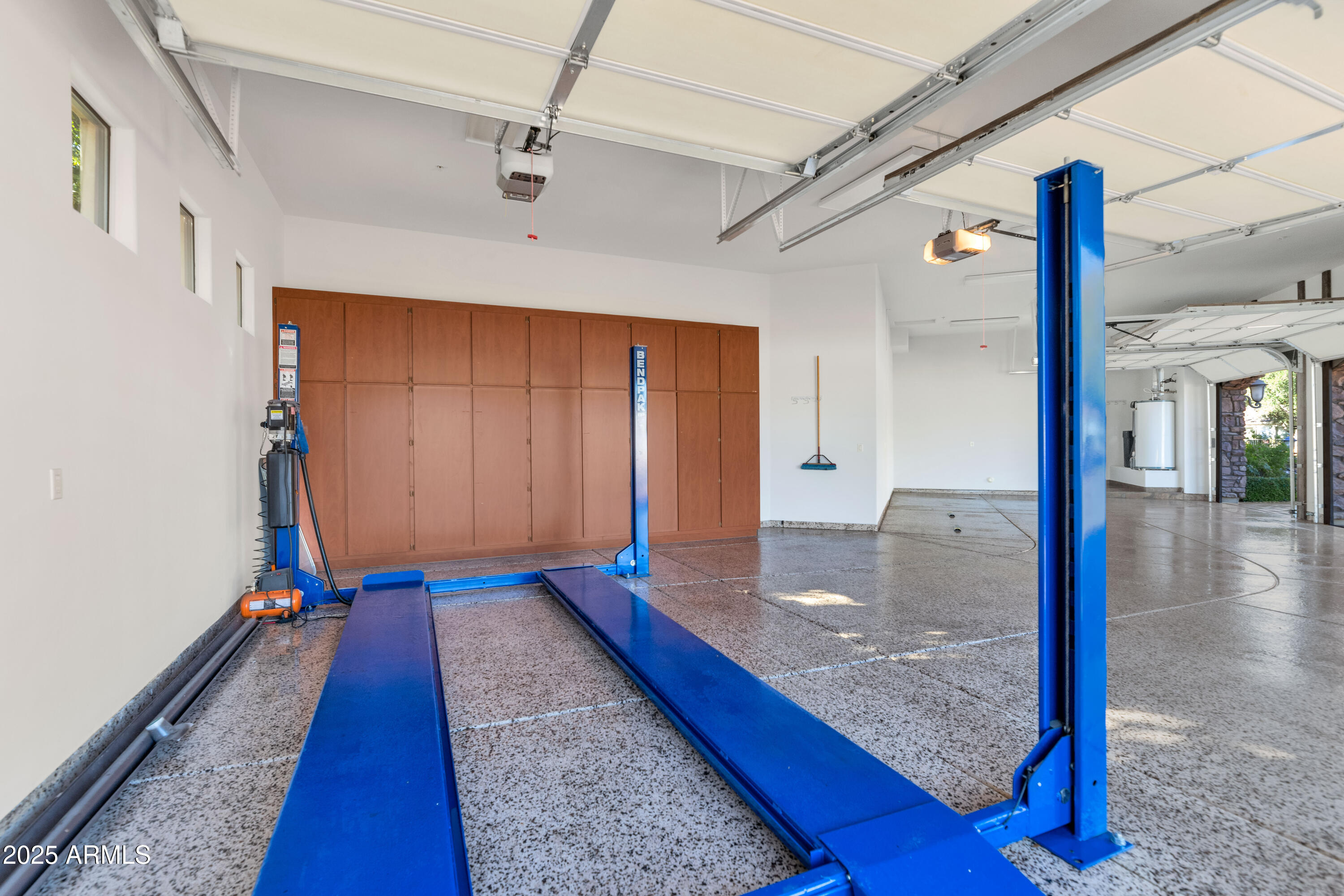 7233 East Royal Palm Road Scottsdale, AZ 85258 - Photo 46 of 54 Garage Lift