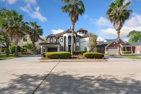 $2,700,000 | 3844 Bellefontaine, Houston, TX 77025