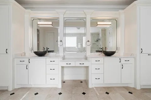 $2,700,000 | 3844 Bellefontaine, Houston, TX 77025