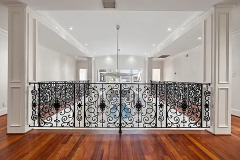 $2,700,000 | 3844 Bellefontaine, Houston, TX 77025