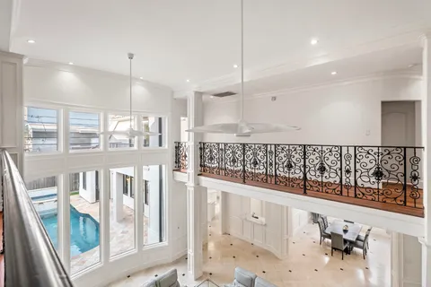 $2,700,000 | 3844 Bellefontaine, Houston, TX 77025