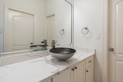 $2,700,000 | 3844 Bellefontaine, Houston, TX 77025