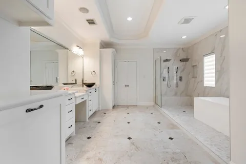 $2,700,000 | 3844 Bellefontaine, Houston, TX 77025