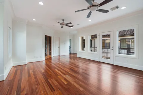 $2,700,000 | 3844 Bellefontaine, Houston, TX 77025