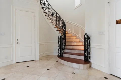 $2,700,000 | 3844 Bellefontaine, Houston, TX 77025