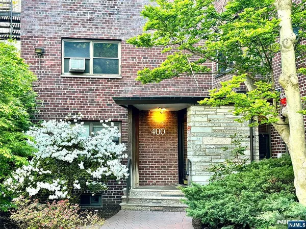 $1,675 | 400 Fairview Avenue, Unit 5D, Fort Lee, NJ 07024