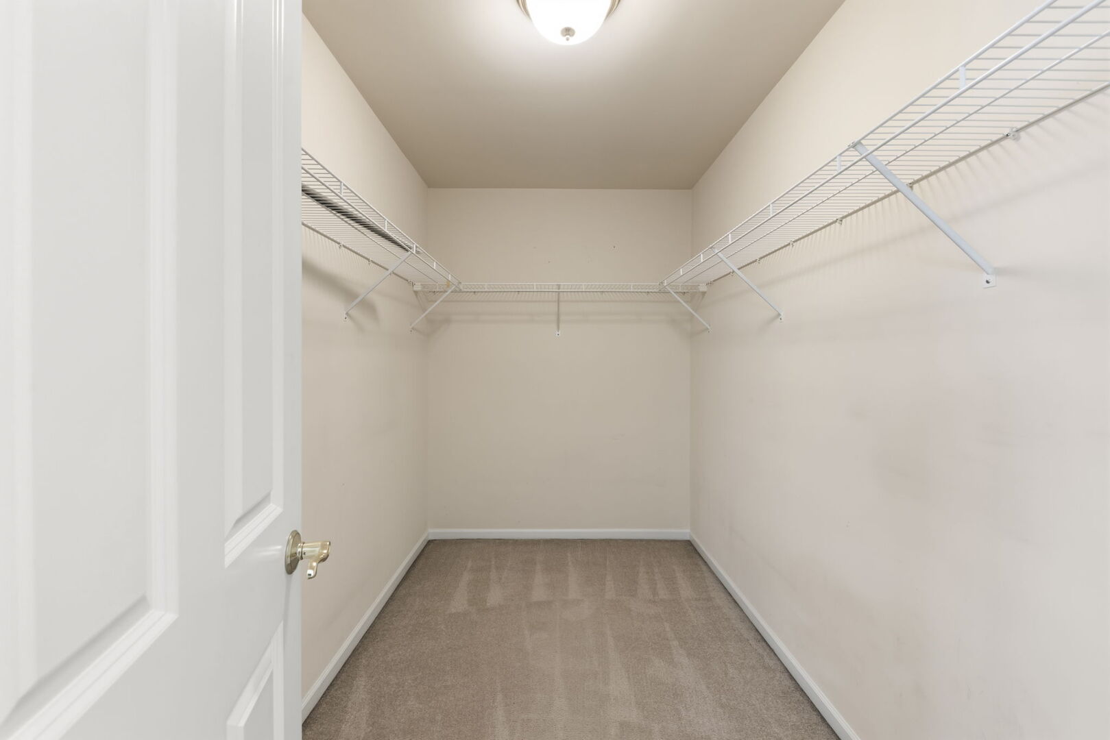 1728 Pershing Avenue, Unit 3 Wheaton, IL 60189 - Photo 18 of 32 a view of a small space