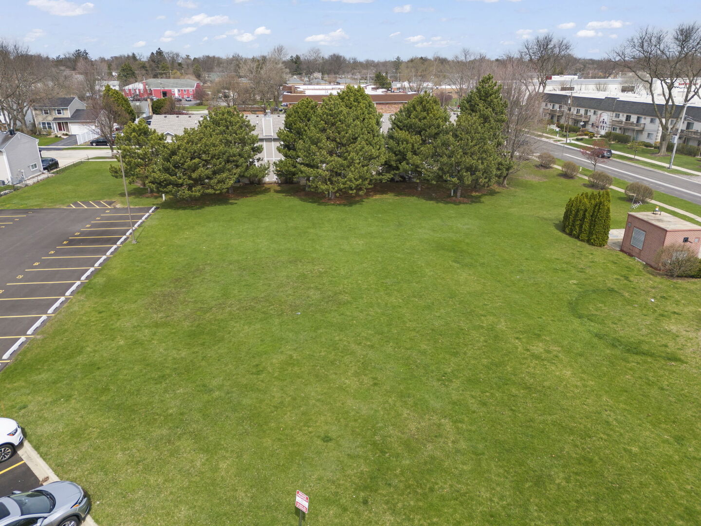 1728 Pershing Avenue, Unit 3 Wheaton, IL 60189 - Photo 26 of 32 a view of a city