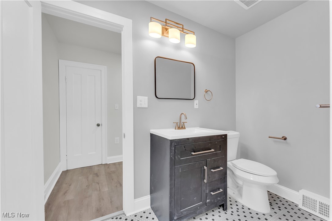 3295 Yorkshire Road Cleveland Heights, OH 44118 - Photo 29 of 49