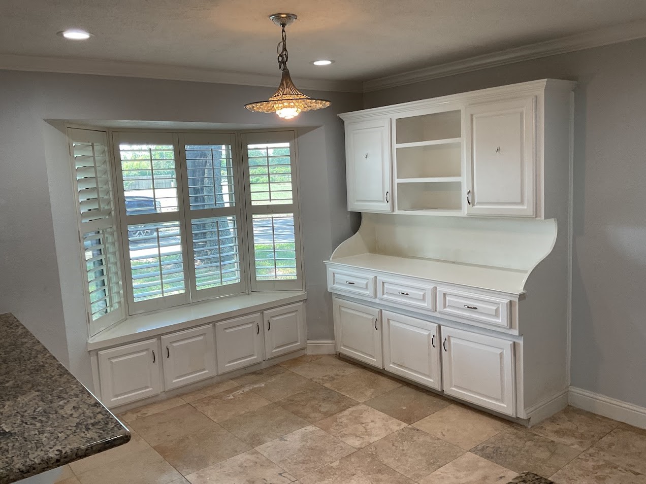 2323 Stevenson Road, Unit CR391 Pearland, TX 77581 - Photo 19 of 46 a kitchen with granite countertop a sink and cabinets