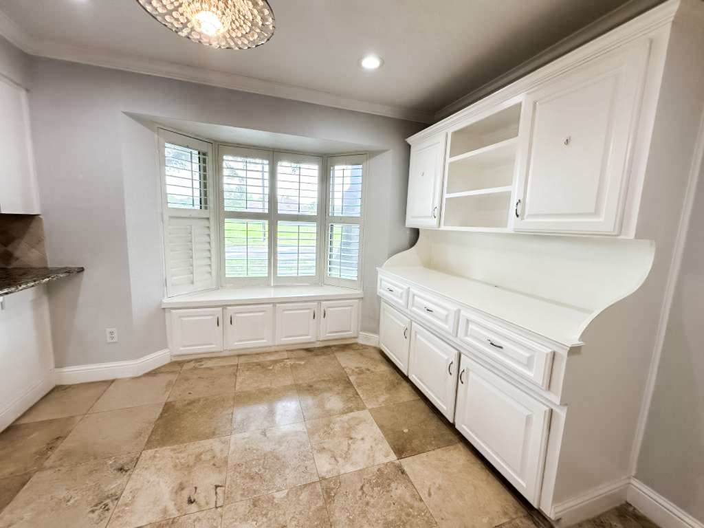 2323 Stevenson Road, Unit CR391 Pearland, TX 77581 - Photo 20 of 46 a bathroom with a sink and a bathtub