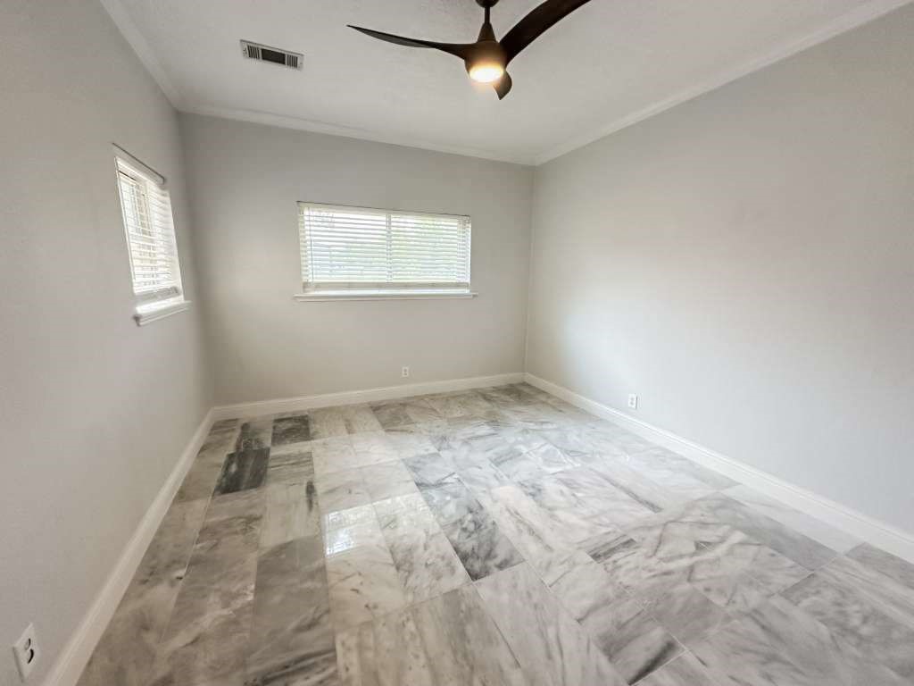 2323 Stevenson Road, Unit CR391 Pearland, TX 77581 - Photo 33 of 46 an empty room with a window