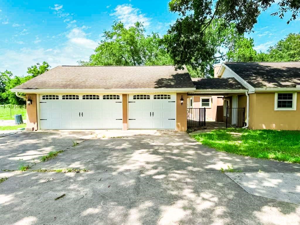 2323 Stevenson Road, Unit CR391 Pearland, TX 77581 - Photo 6 of 46 a front view of a house with a garden