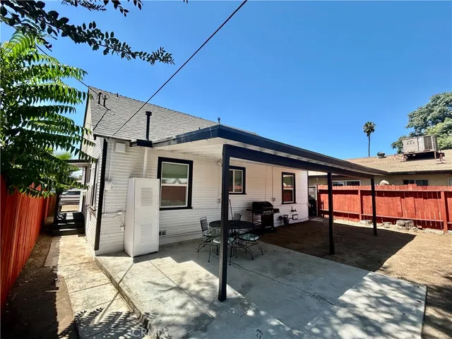 $299,500 | 112 Woodrow Avenue, Bakersfield, CA 93308