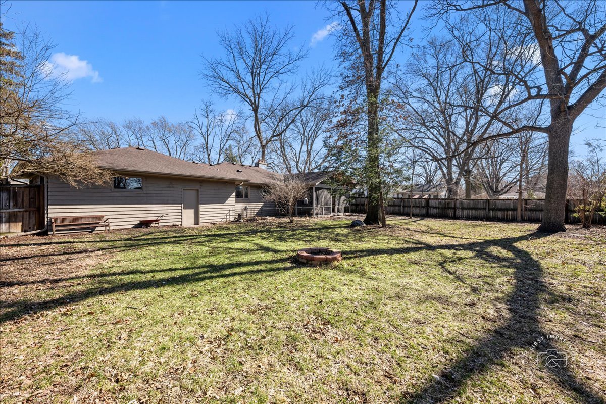 337 Republic Road Batavia, IL 60510 - Photo 19 of 22 a swimming pool with outdoor seating and yard