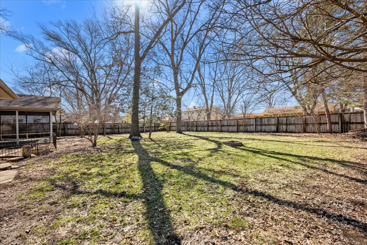 337 Republic Road Batavia, IL 60510 - Photo 20 of 22 a view of yard with tree