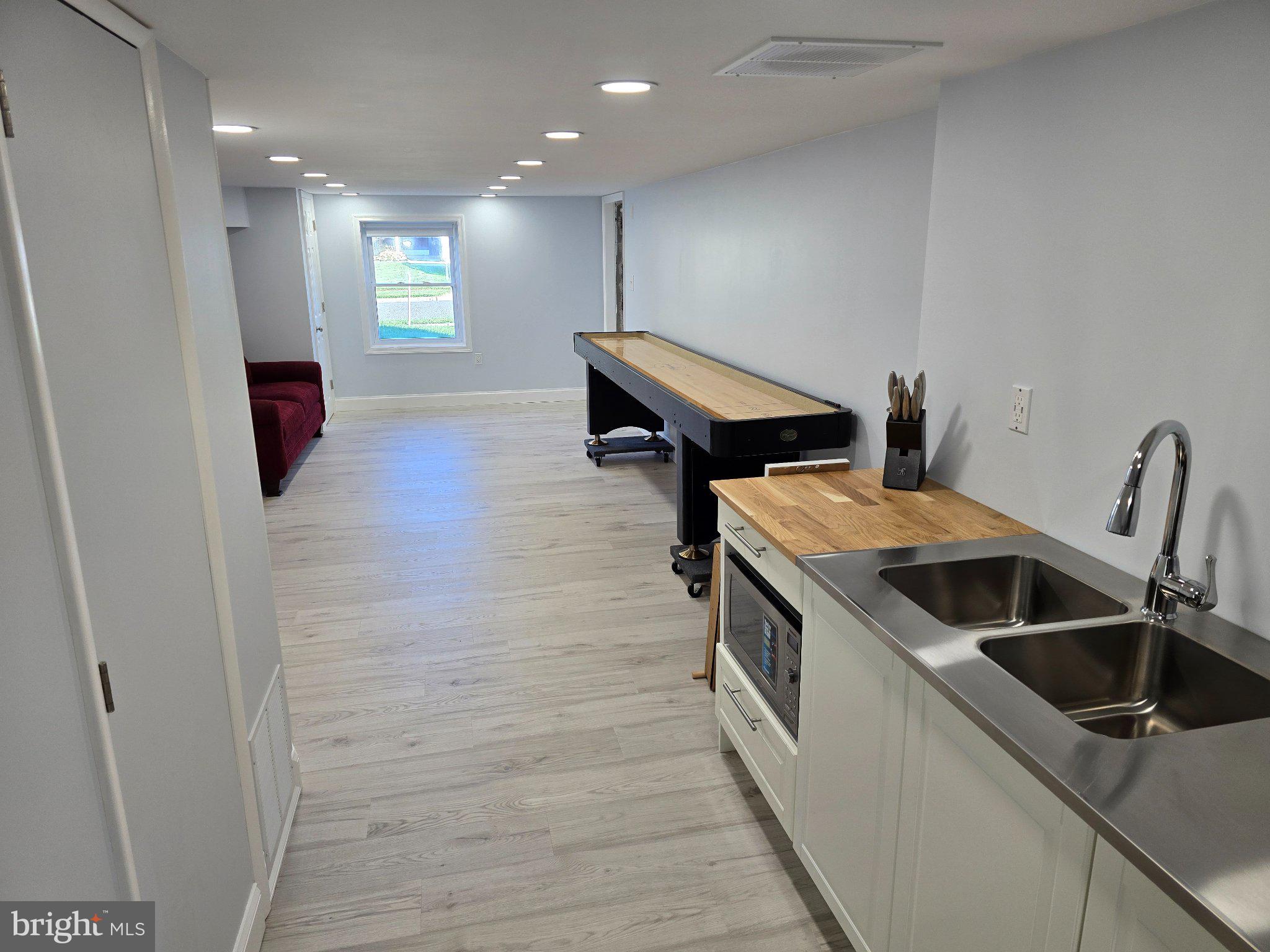 131 Jacqueline Avenue Delran, NJ 08075 - Photo 31 of 42 Double sink in kitchenette.