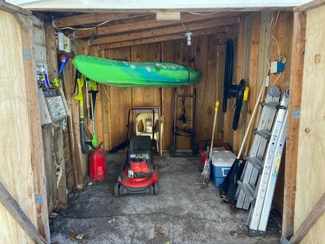 $149,900 | 920 Wildwood Avenue, Jackson, MI 49202