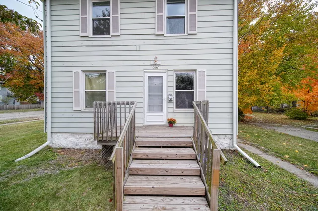 $149,900 | 920 Wildwood Avenue, Jackson, MI 49202