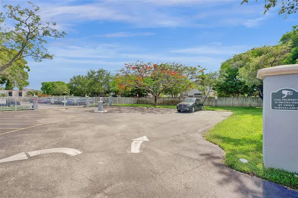 $2,200 | 4600 Southwest 67th Avenue, Unit 245, Miami, FL 33155