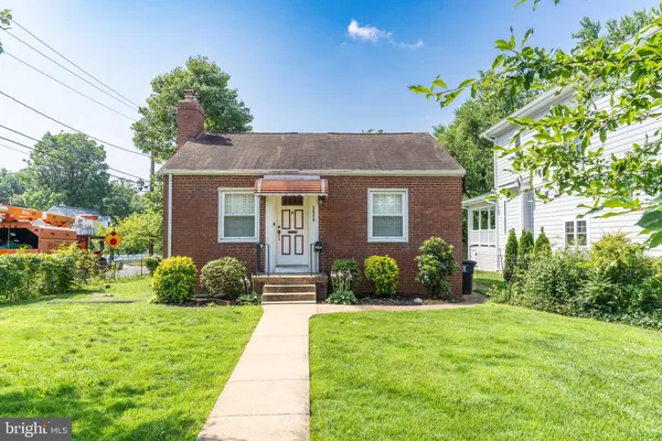$3,300 | 5600 4th Street South, Arlington, VA 22204