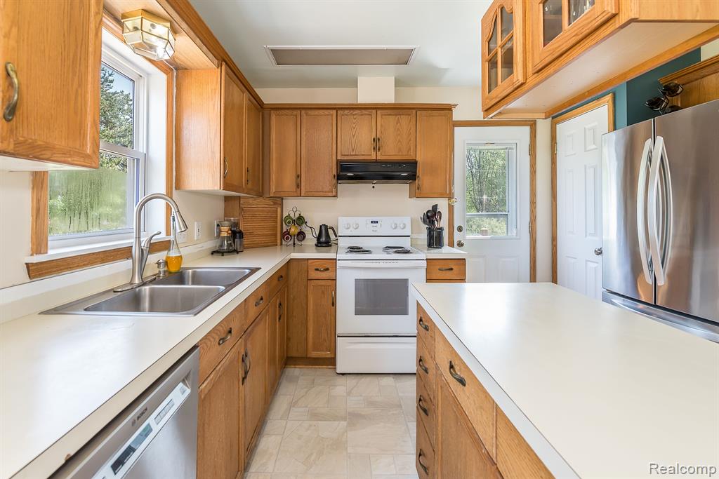 3760 Bowen Road Howell, MI 48855 - Photo 8 of 35