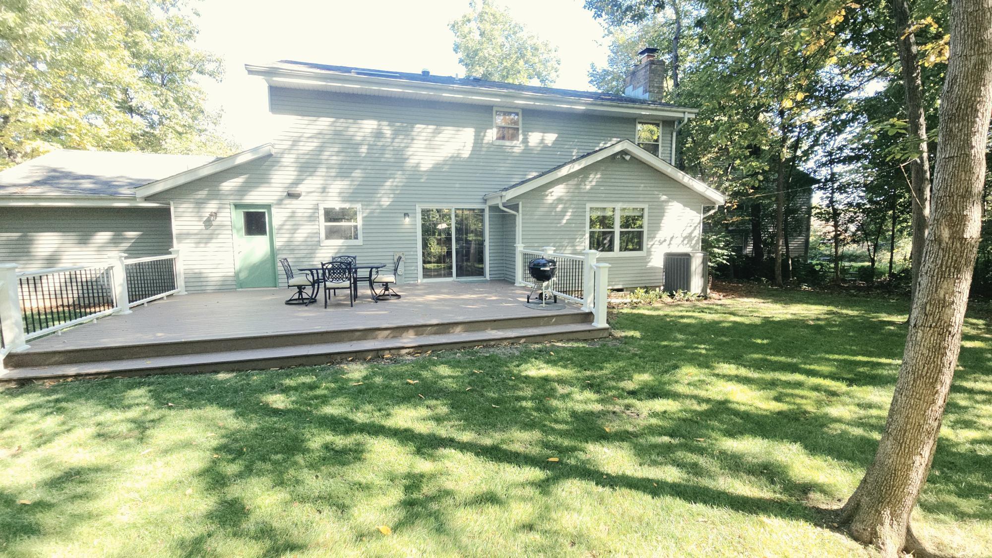 3985 Stonewood Road New Berlin, WI 53151 - Photo 30 of 37 20260928_142720