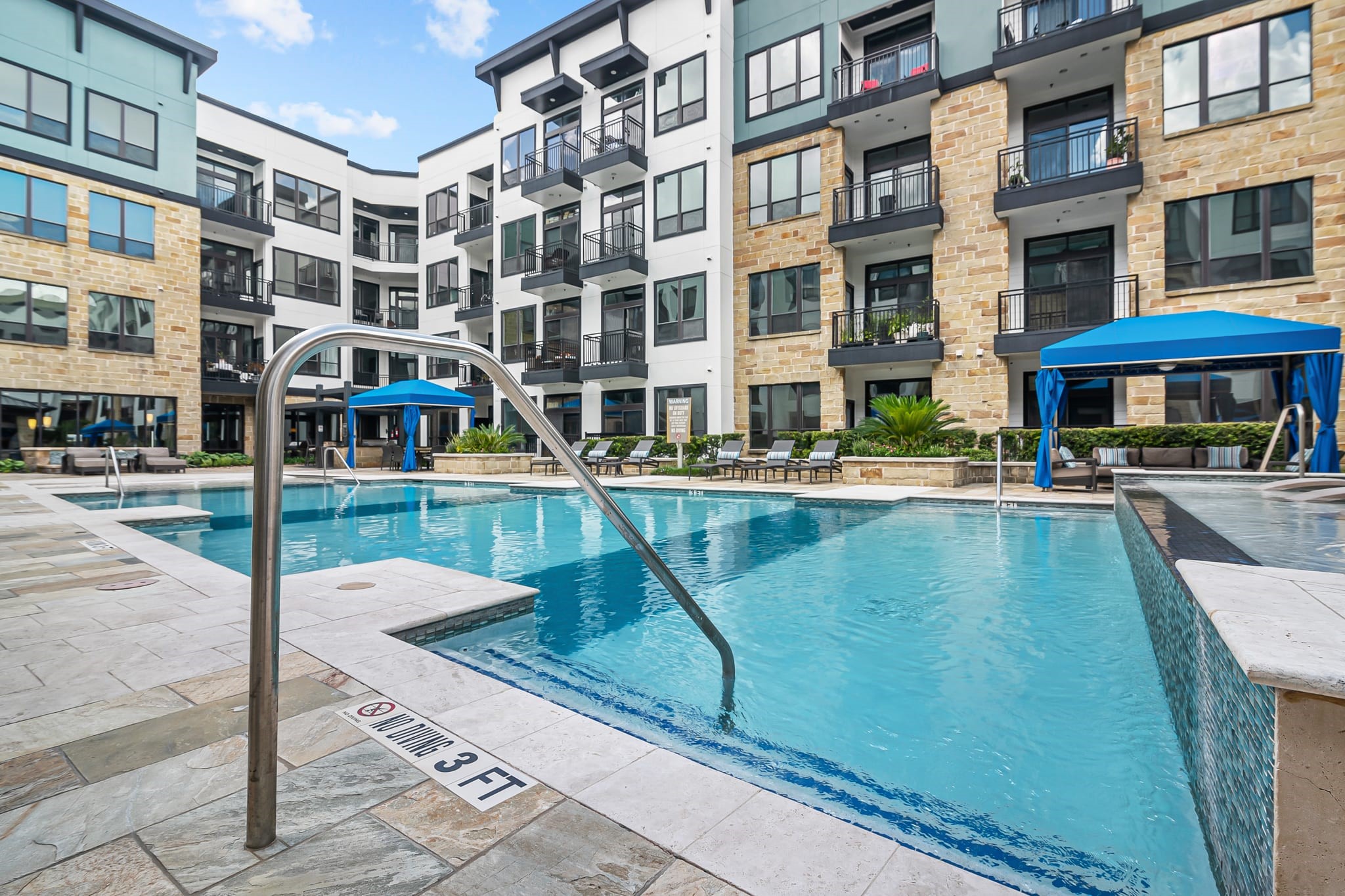 1616 West Dallas Street, Unit 449 Houston, TX 77019 - Photo 2 of 21 Gallery Image 2