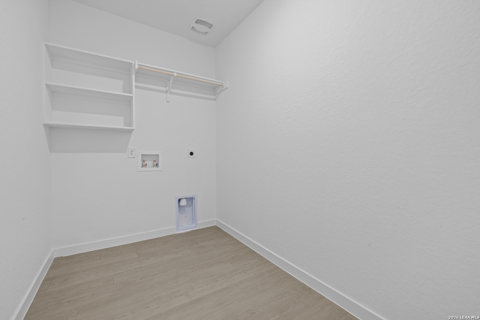 1895 Nuthatch Ridge New Braunfels, TX 78130 - Photo 18 of 20 a view of an empty room