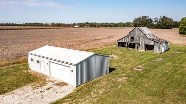 $764,000 | 5383 West County Road 450 South, Coatesville, IN 46121