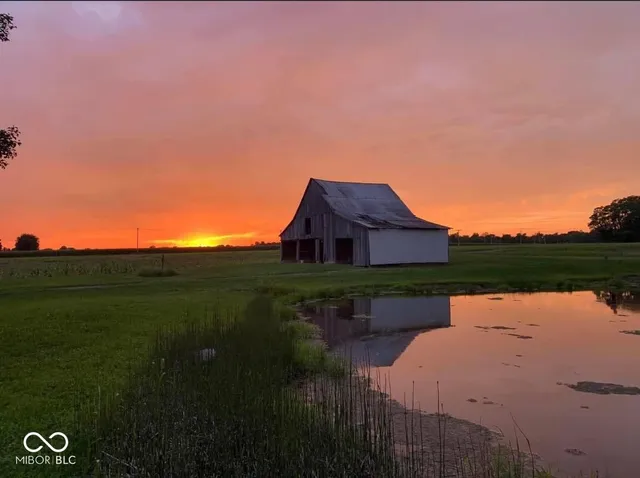 $764,000 | 5383 West County Road 450 South, Coatesville, IN 46121