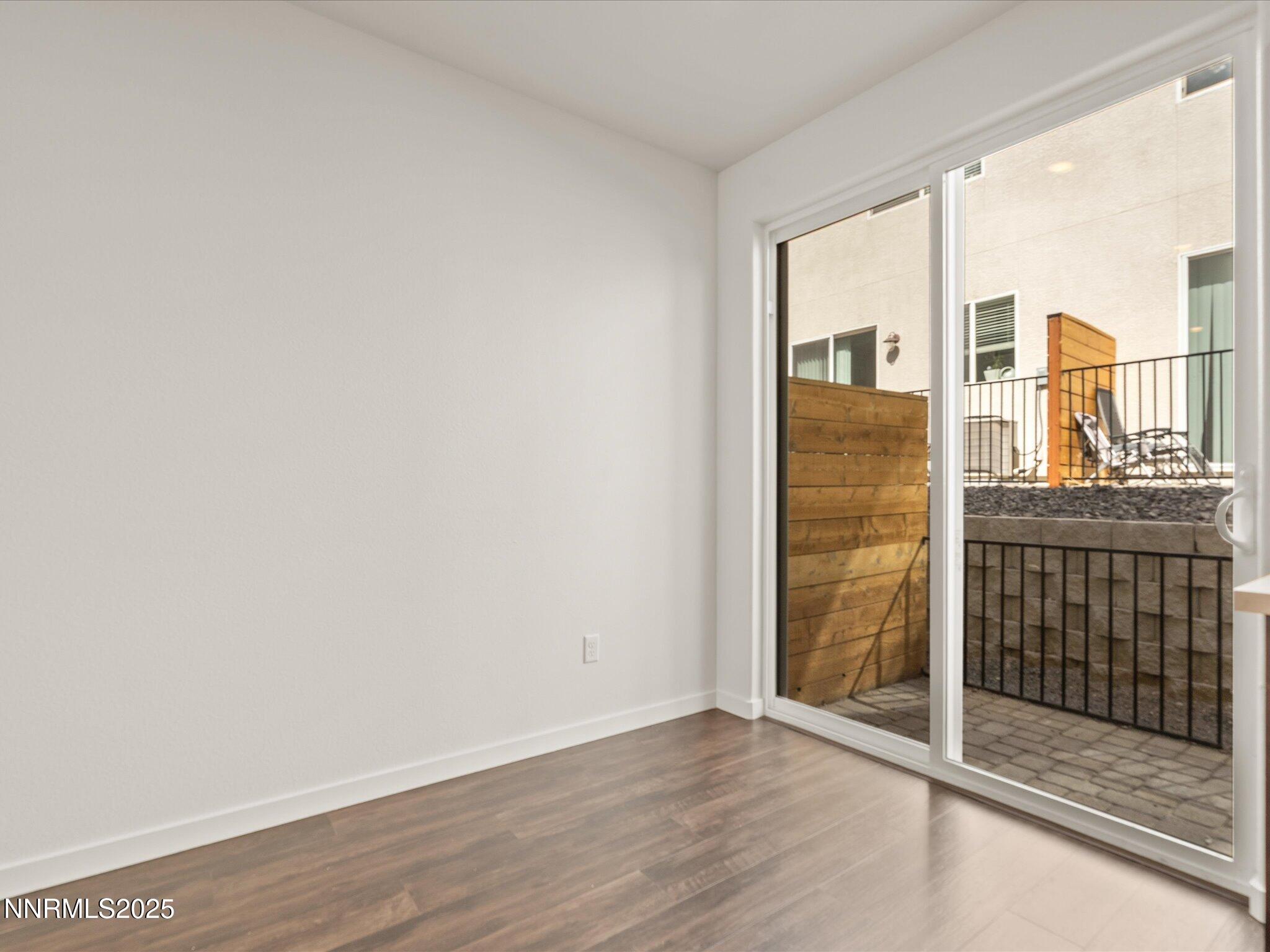 555 Logan Jacob Lane Reno, NV 89503 - Photo 9 of 29 16-555 Logan Jacob Ln-115