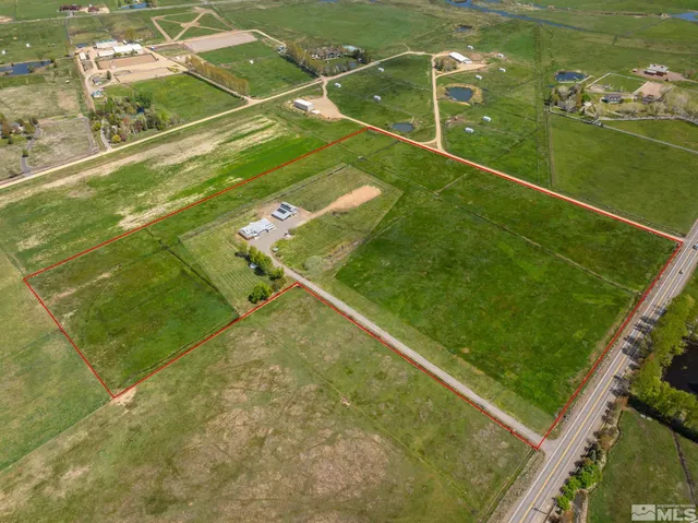 a view of a tennis court