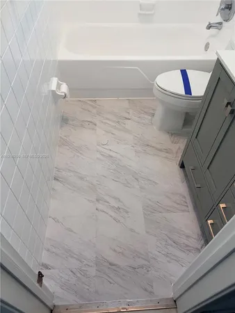 $1,999 | 919 Michigan Avenue, Unit 11, Miami Beach, FL 33139