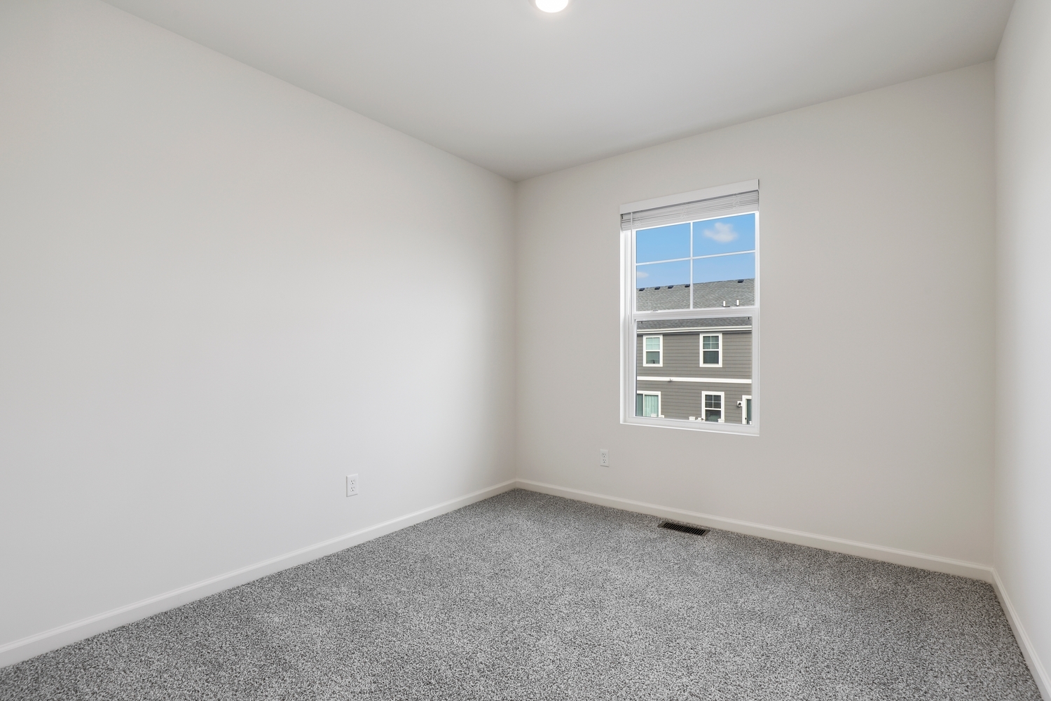 8746 Clover Lane St. John, IN 46373 - Photo 26 of 31 an empty room with a window
