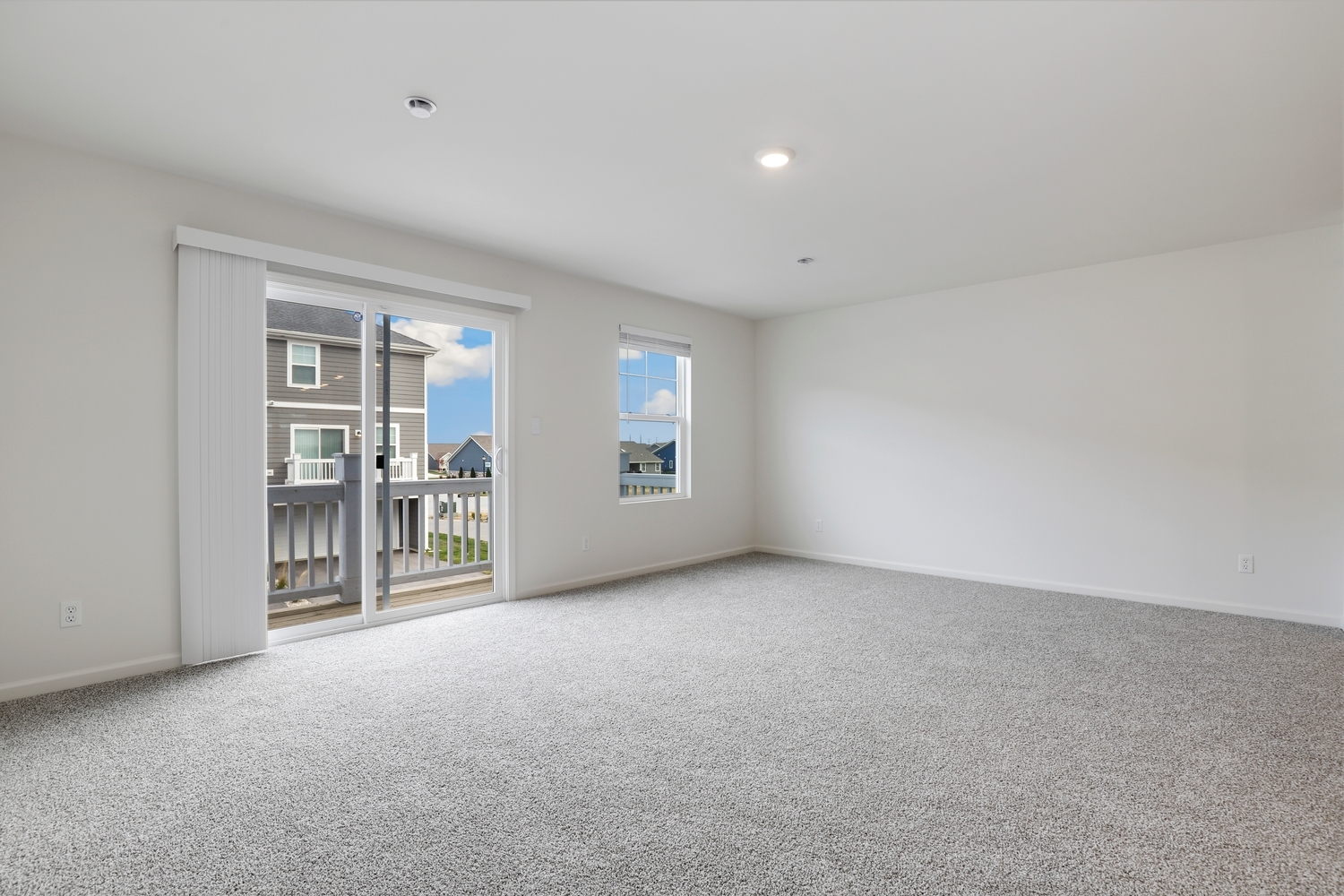 8746 Clover Lane St. John, IN 46373 - Photo 5 of 31 an empty room with furniture and a window