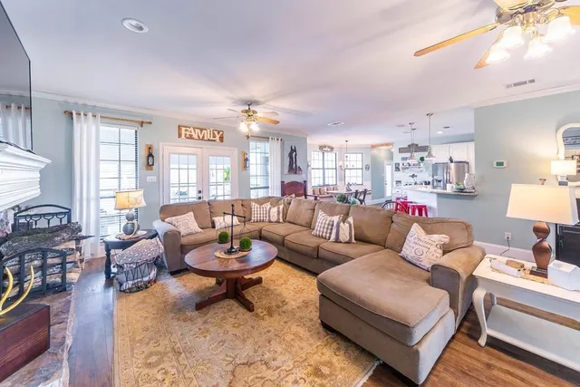 $899,000 | 15181 County Road 4058, Kemp, TX 75143