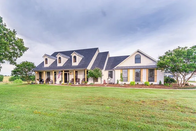 $899,000 | 15181 County Road 4058, Kemp, TX 75143