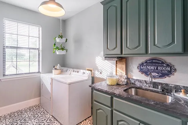 $899,000 | 15181 County Road 4058, Kemp, TX 75143