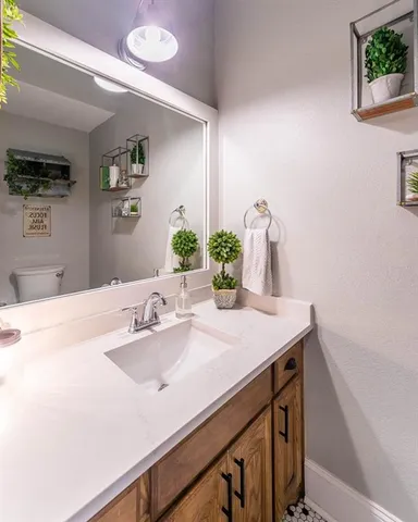 $899,000 | 15181 County Road 4058, Kemp, TX 75143