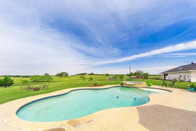 $899,000 | 15181 County Road 4058, Kemp, TX 75143