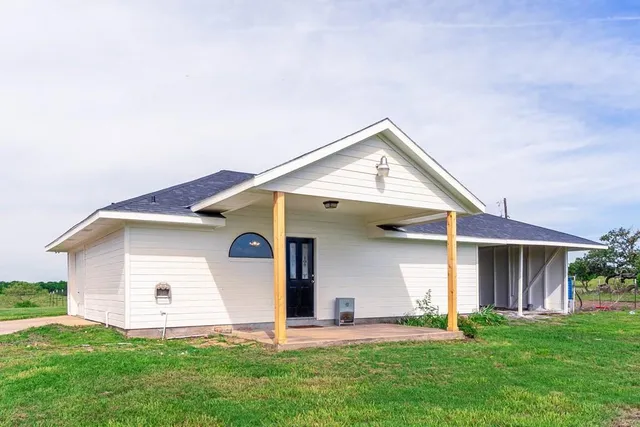 $899,000 | 15181 County Road 4058, Kemp, TX 75143