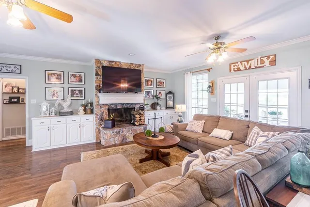 $899,000 | 15181 County Road 4058, Kemp, TX 75143