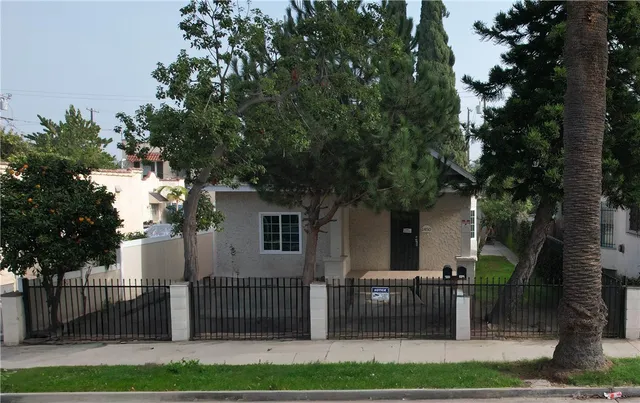 $825,000 | 1450 North Peterson Avenue, Long Beach, CA 90813