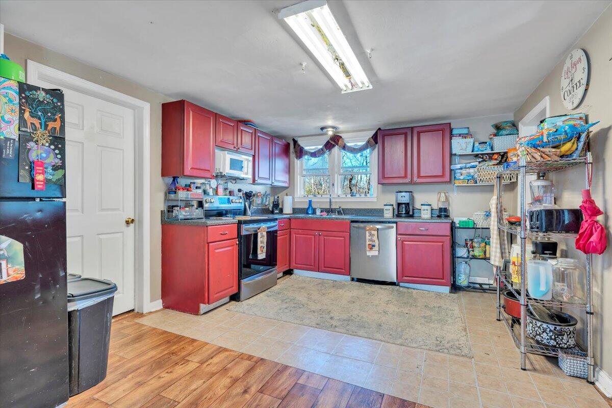 1315-1319 Liberty Road Northeast Roanoke, VA 24012 - Photo 8 of 39 10-MIB06825