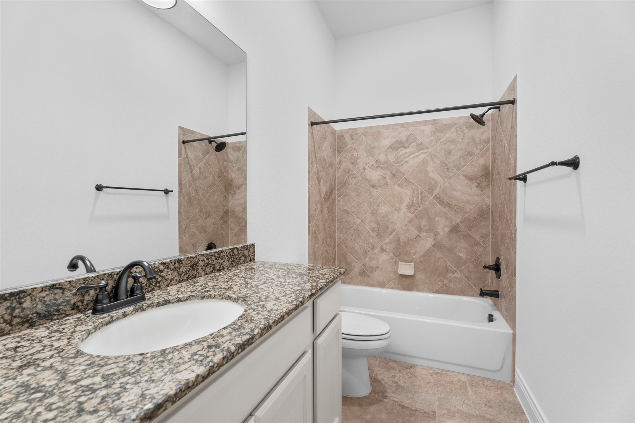 27318 Pendleton Trace Drive Spring, TX 77386 - Photo 38 of 47 Full bath for bedrooms #3 and #4