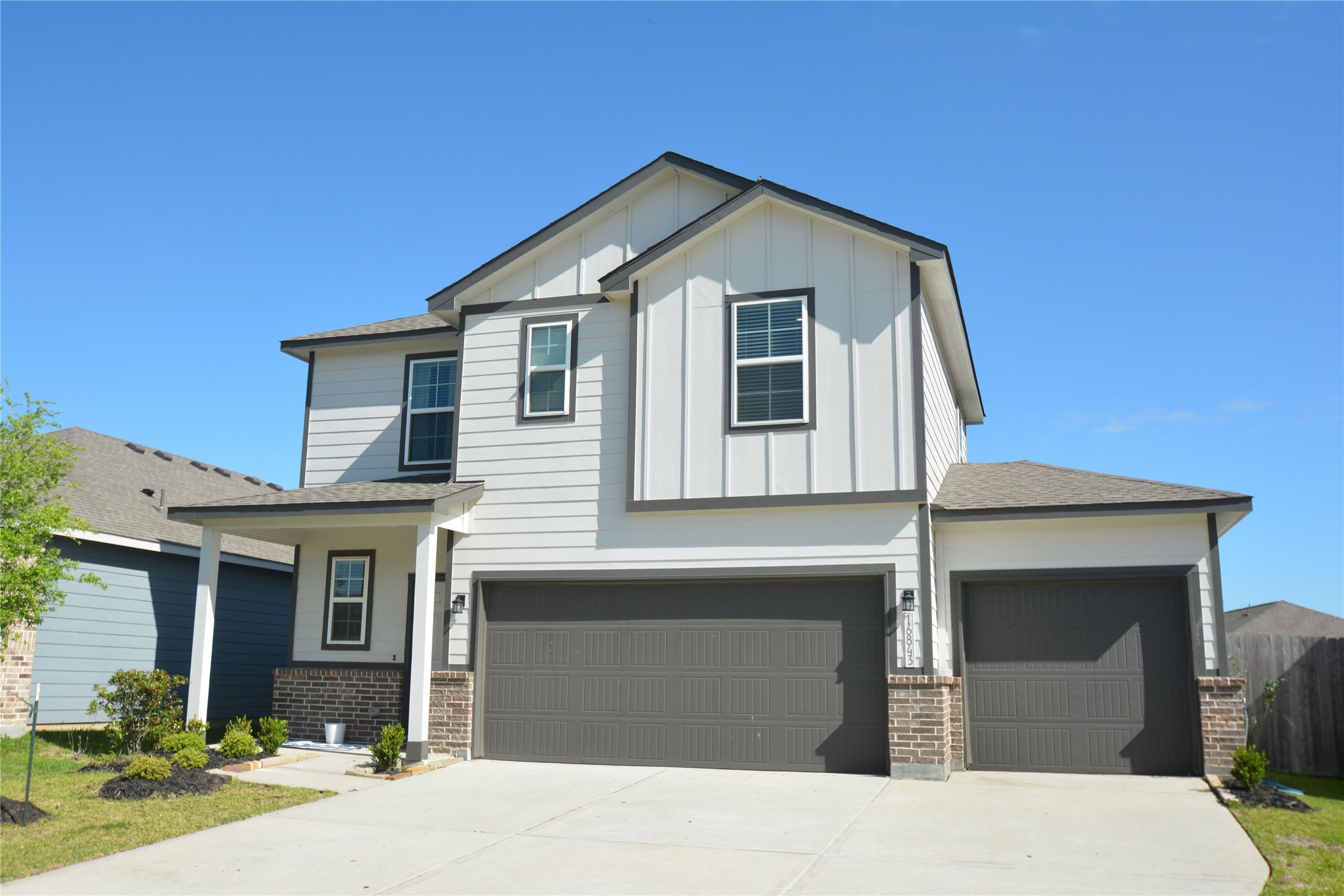 16843 Bristle Cone Way Conroe, TX 77302 - Photo 2 of 40