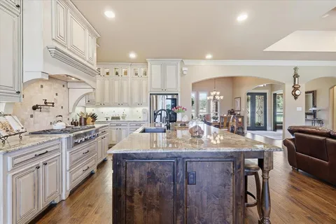 $1,400,000 | 800 Stonewood Boulevard, Bartonville, TX 76226