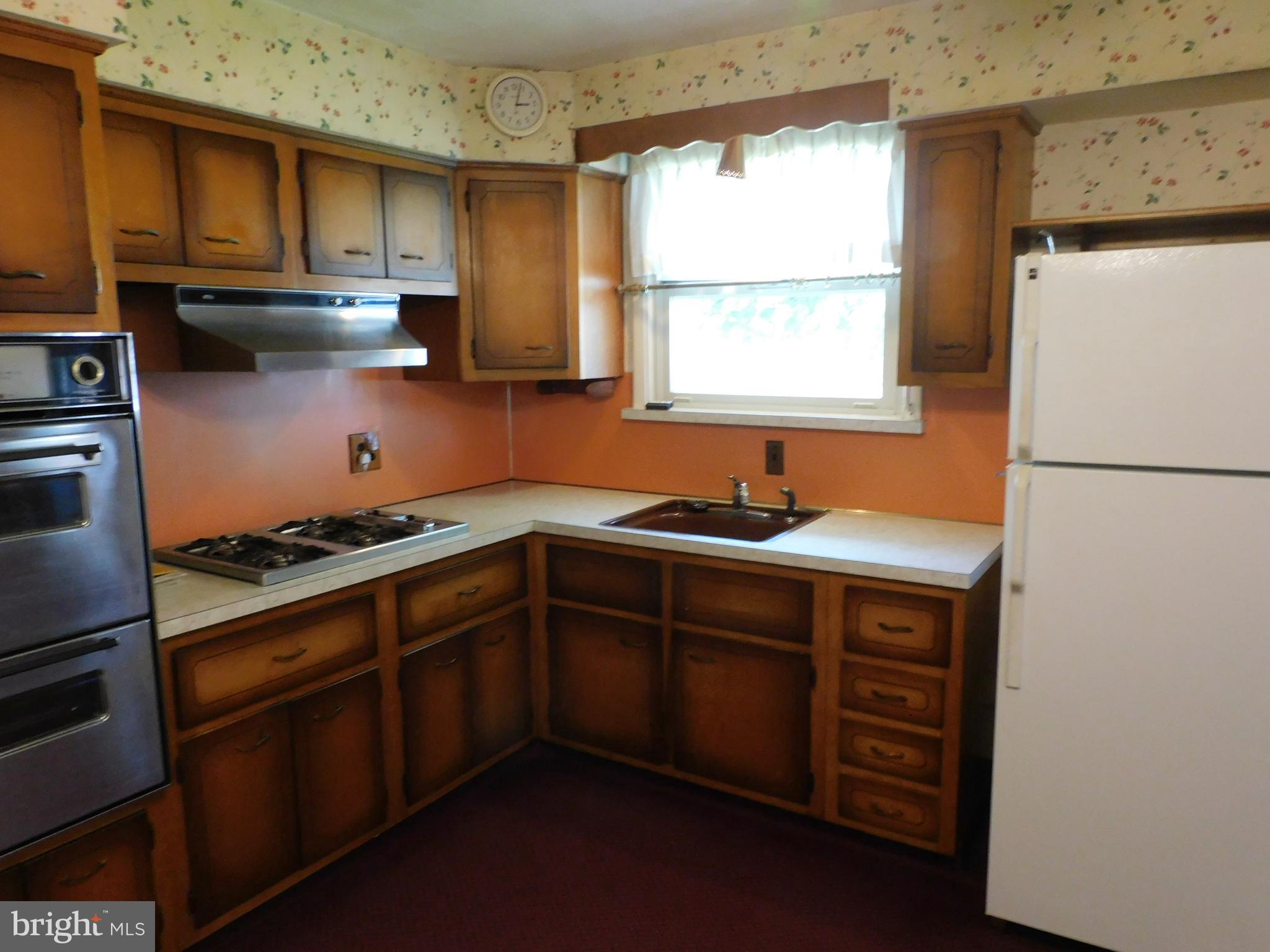 723 Charette Road Philadelphia, PA 19115 - Photo 13 of 25 Another kitchen photoi